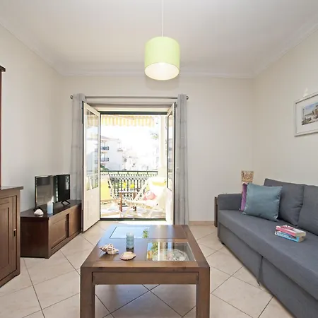 Apartment With 2 Rooms And Balcony 阿尔布费拉