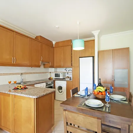 Apartment With 2 Rooms And Balcony 公寓 *